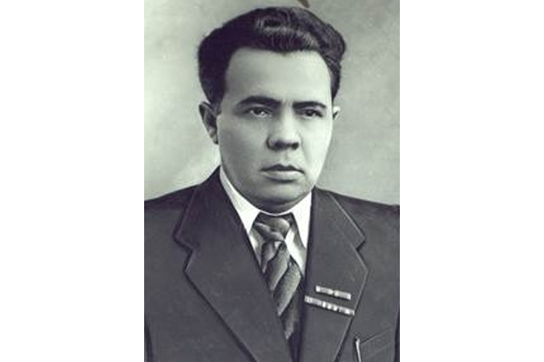 Зиннат Муратов — государственный и партийный деятель