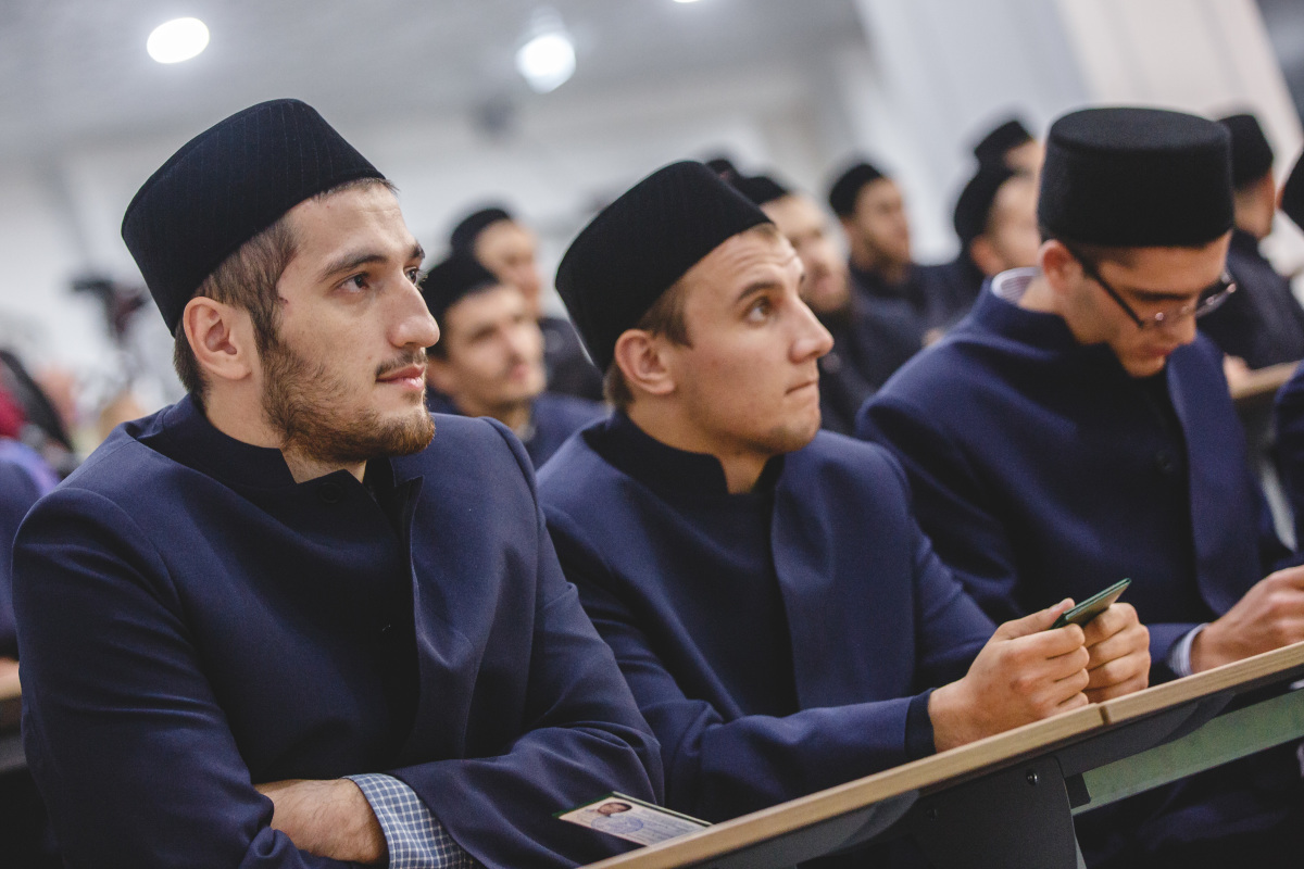 54. Первые 10 выпускников Болгарской исламской академии получат дипломы гособразца.