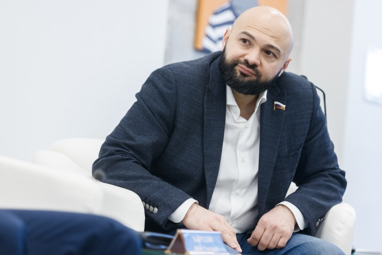 Руслан Гаджиев