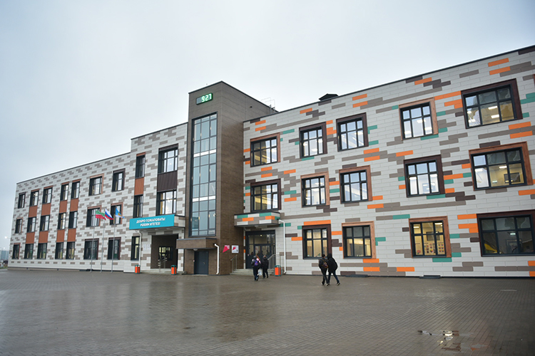 В Казани и Челнах открыли новые школы на 1,2 тысячи мест