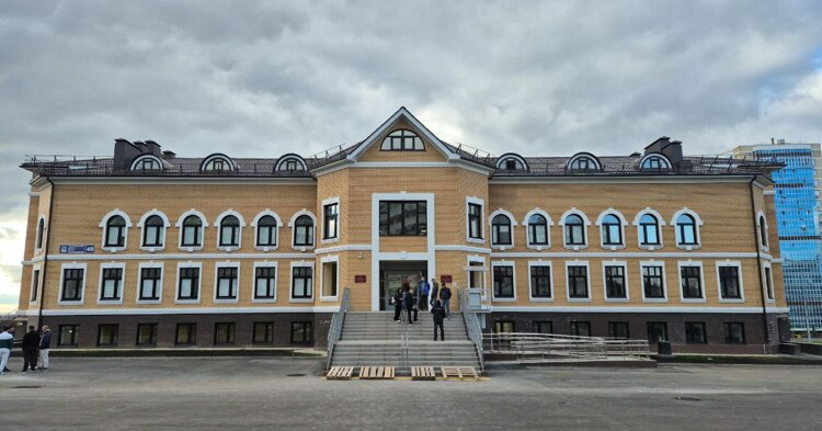 В Набережных Челнах достроили православную гимназию