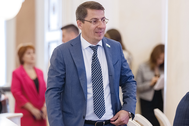 Экс-депутат Казгордумы Максим Леонтьев обанкротился из-за поручительства по долгам своей компании