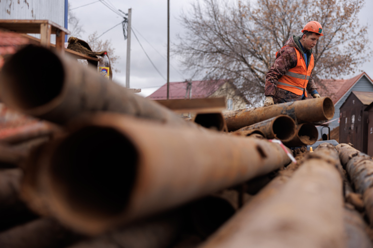 Сенсация &mdash; из канализации в Казани достали флешку с 10 тысячами биткоинов