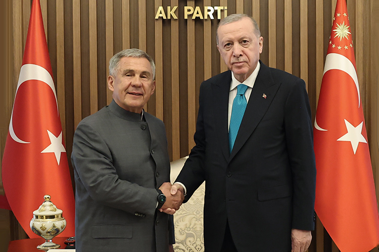 «Случайный» визит Минниханова к Эрдогану