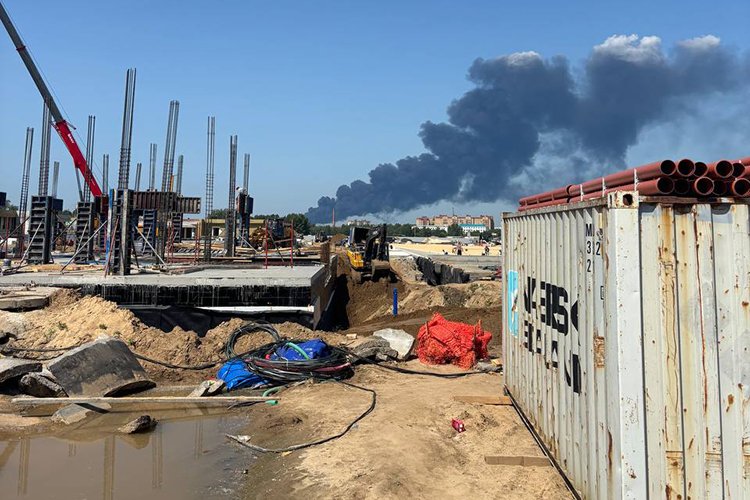 Пожар на лакокрасочном предприятии в Юдино