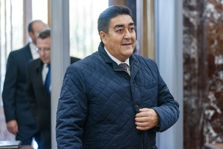 Иск к экс-ректору КНИТУ-КАИ &mdash; он уже сдал ключи от квартиры