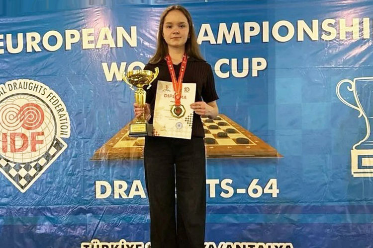 Татарстанская школьница стала чемпионкой Европы по шашкам