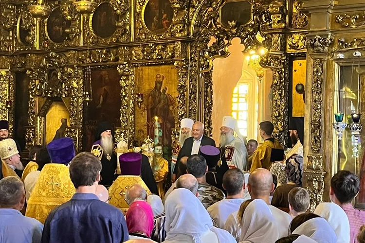 В Петропавловском соборе в Казани отметили 300-летие храма