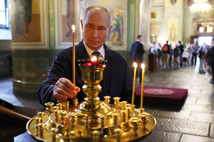 Владимир Путин посетил Благовещенский собор Казанского кремля