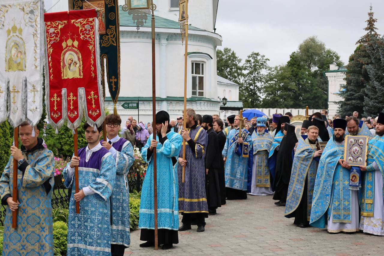 В Раифском монастыре впервые за 100 лет прошел крестный ход вокруг обители